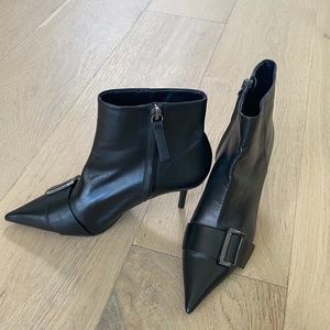 Zara ankle boots in size 36.